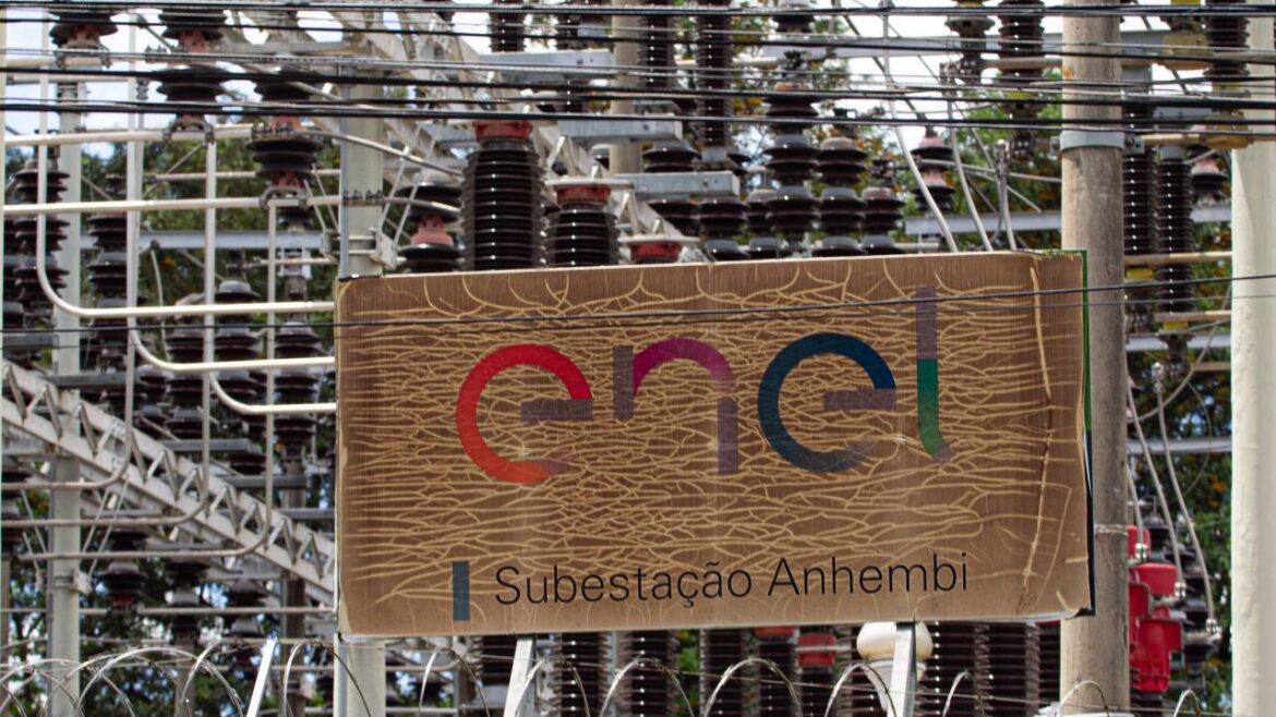 Enel é condenada a indenizar restaurante por prejuízos decorrentes de apagão.