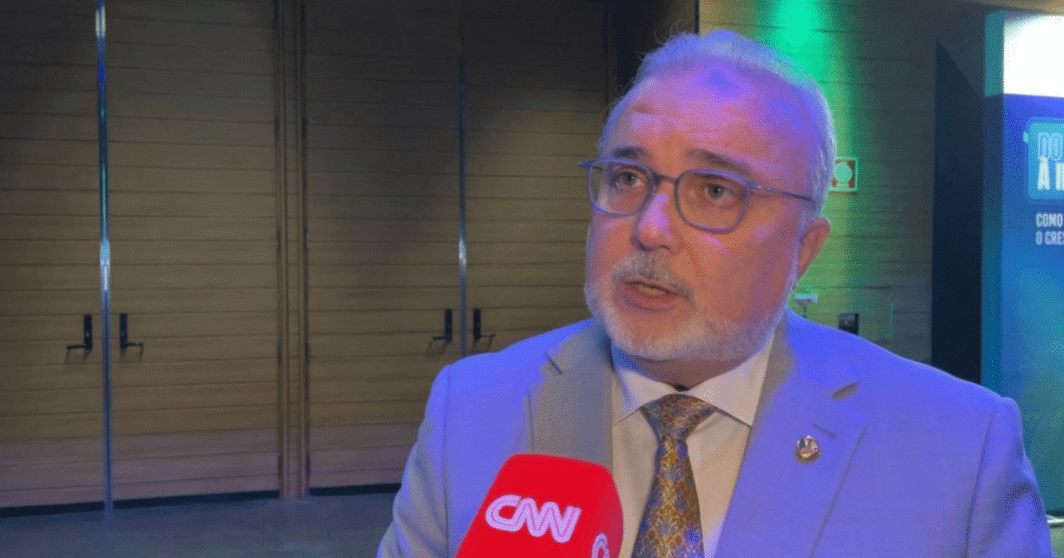 Ex-presidente da Petrobras classifica aumento nos combustíveis como oportunismo