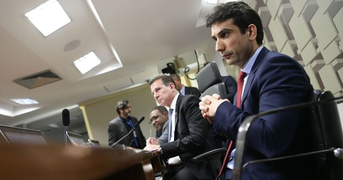 Galípolo solicita agilidade na votação da PEC do Banco Central.