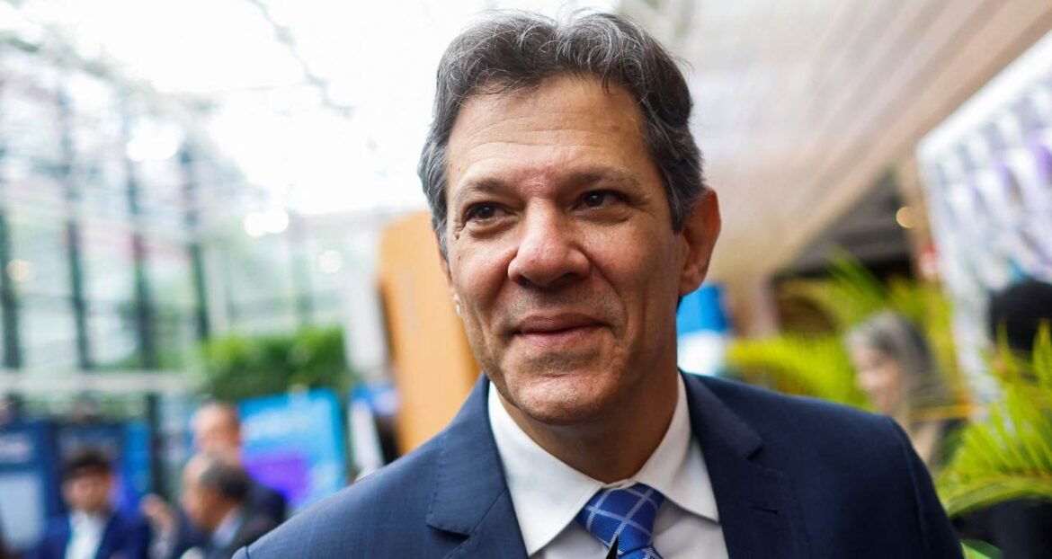 Haddad se compromete a estudar a privatização da Sabesp e considera o debate sobre os serviços como algo 'natural'