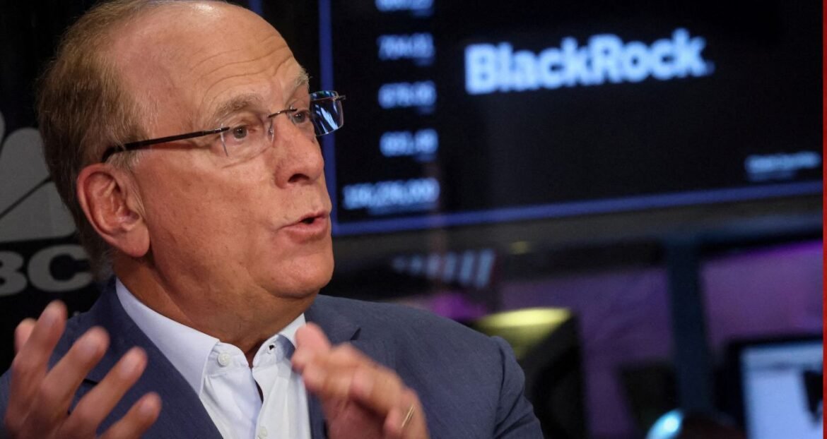 Larry Fink, da BlackRock, adverte que a IA pode aumentar a desigualdade entre ricos e pobres.