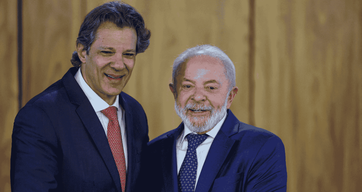Lula dá início à campanha em São Paulo e destaca que Haddad é o responsável pelo equilíbrio da economia.