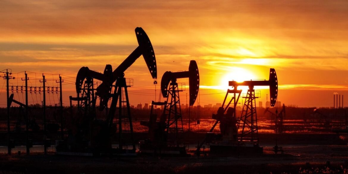 Mercado de Ações Hoje: Dow Cai Dramaticamente Enquanto A Alta do Petróleo Abala os Mercados