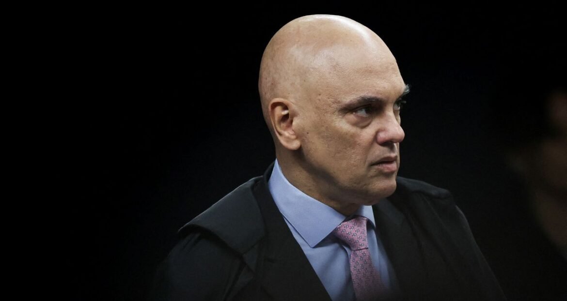Moraes impede liberação temporária do 'Hacker de Araraquara' por ausência de comprovação legal.