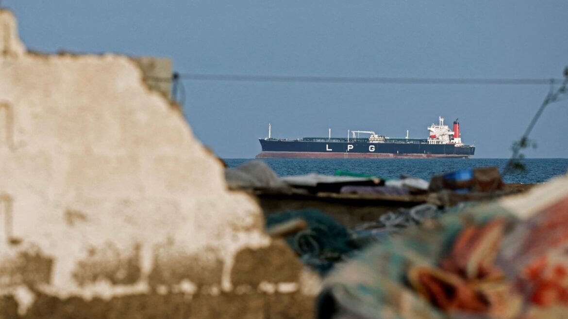 O tempo corre para o ultimato de Trump sobre o Hormuz.