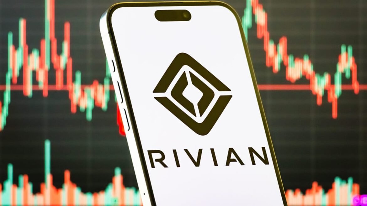 Rivian é uma boa compra antes do lançamento do veículo elétrico R2, afirma TD Cowen.