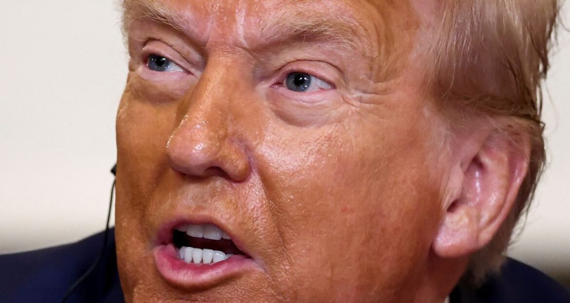 Trump afirma que conflito com Irã pode ter fim próximo e considera tomar controle do Estreito de Ormuz.