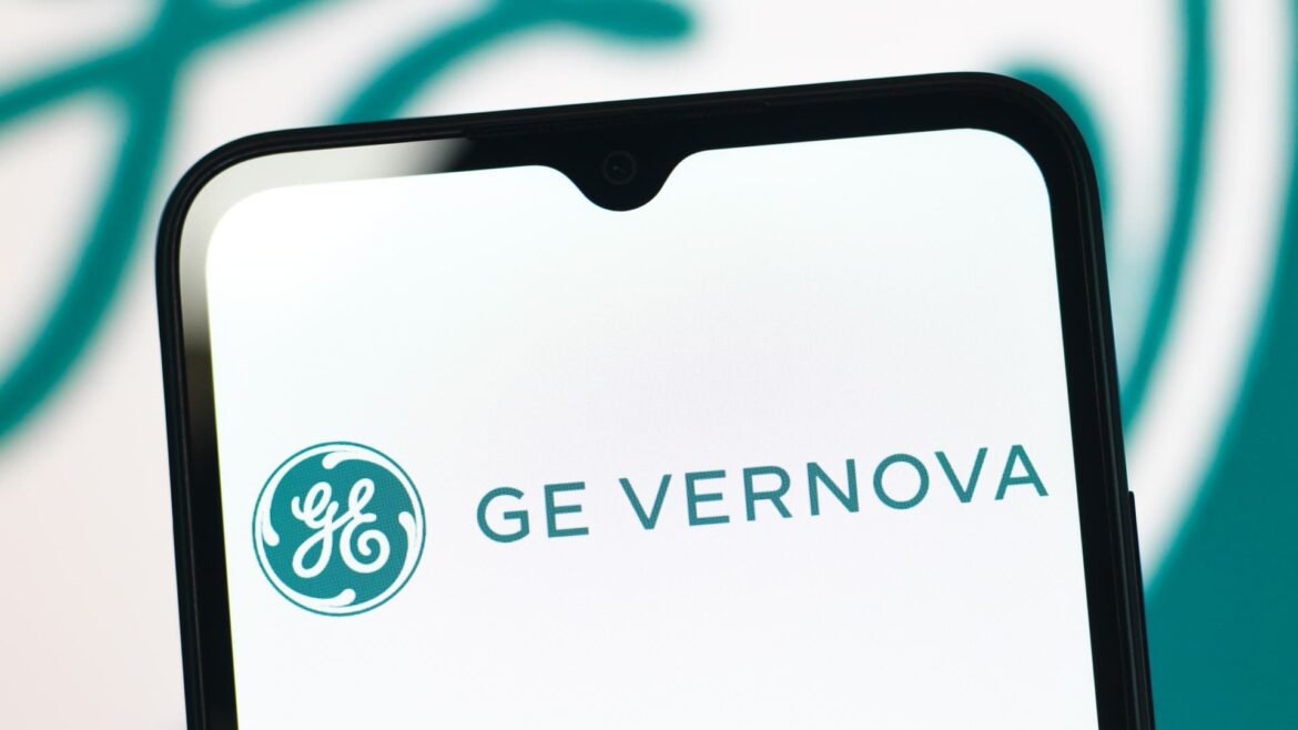 Ações com as maiores movimentações no pré-mercado: GEV, VRT, BBY