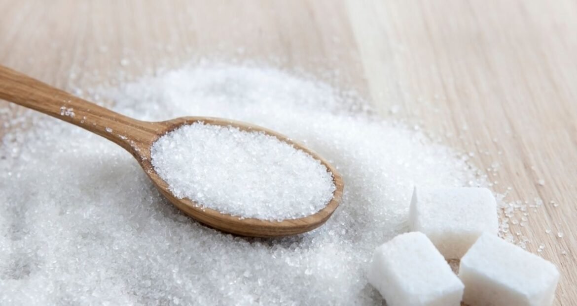 Açúcar registra mínimas com traders analisando a oferta reduzida.