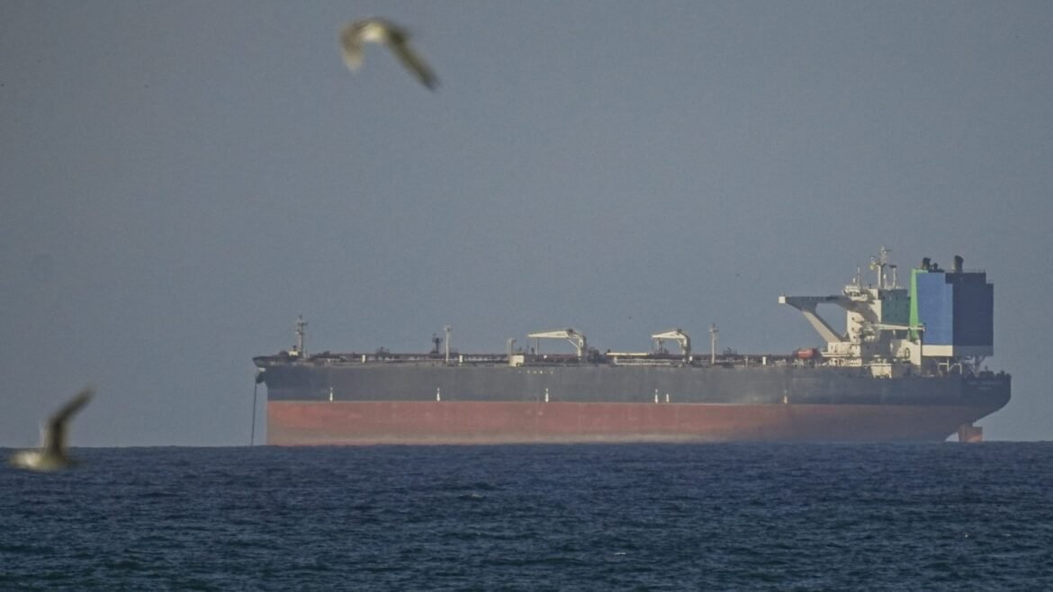 Alguns petroleiros e navios estão transitando pelo Estreito de Ormuz. Confira o tráfego mais recente.