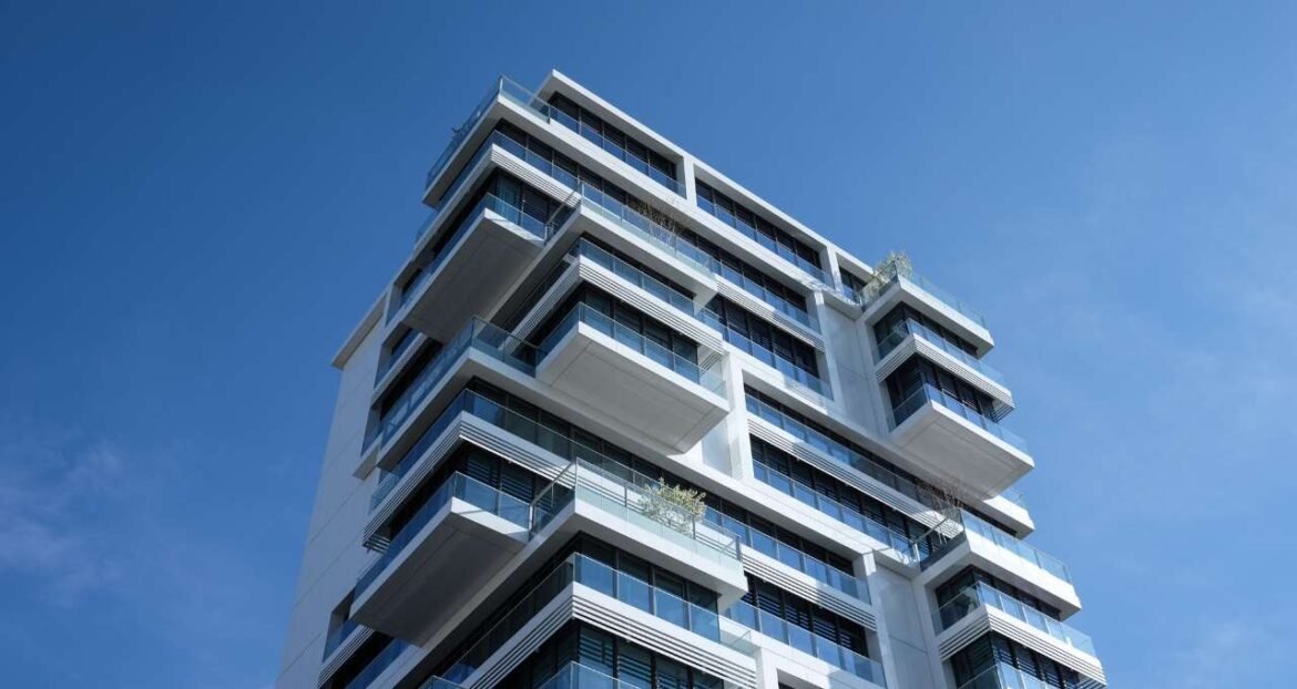 Cyrela (CYRE3) reduz lançamentos no 1º trimestre, mas vê crescimento nas vendas