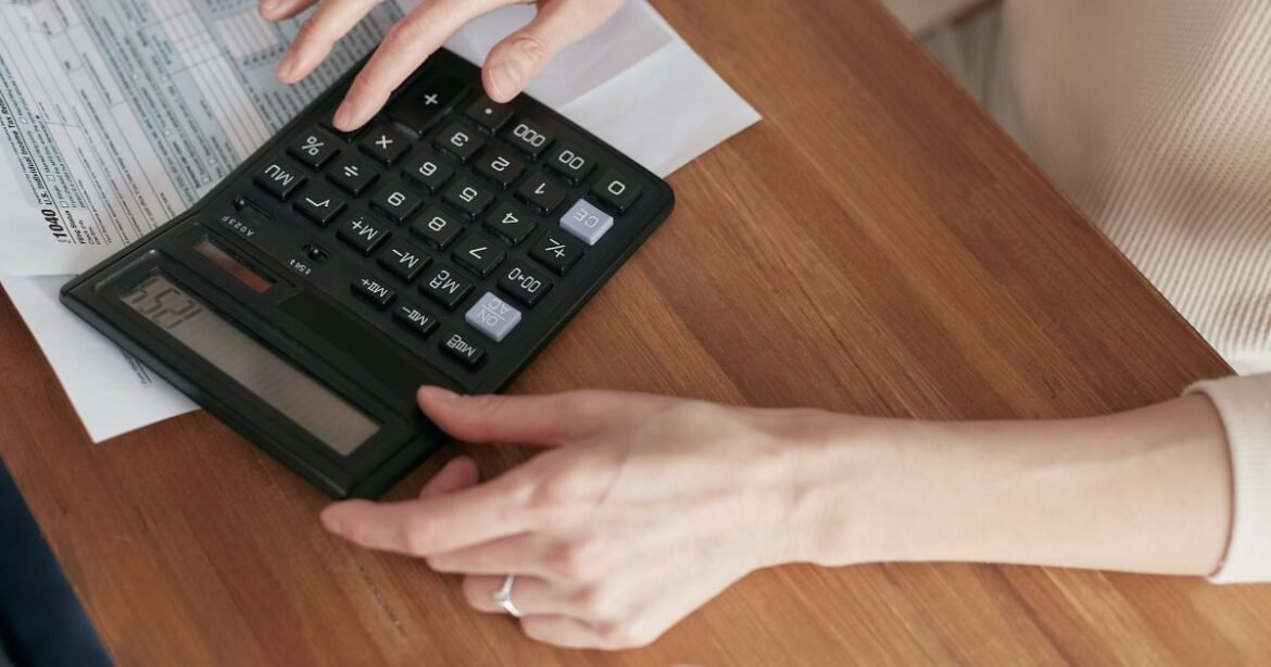 Datafolha: 45% dos brasileiros buscam renda extra diante da crise orçamentária