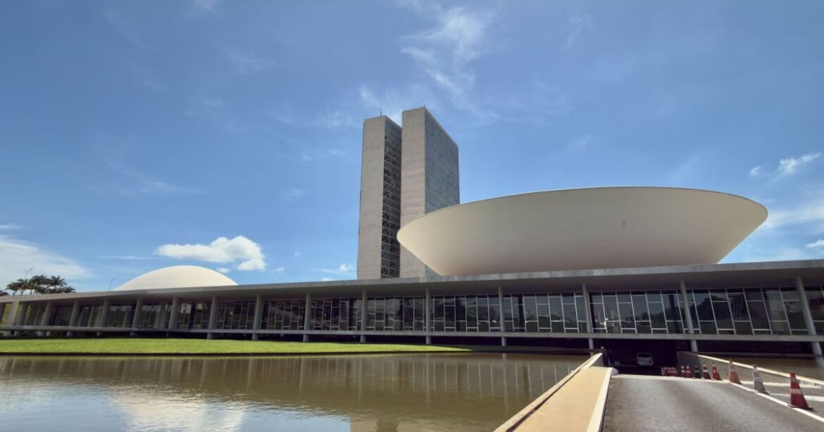 Especialista: Ações para combater o endividamento populacional são apenas soluções temporárias.