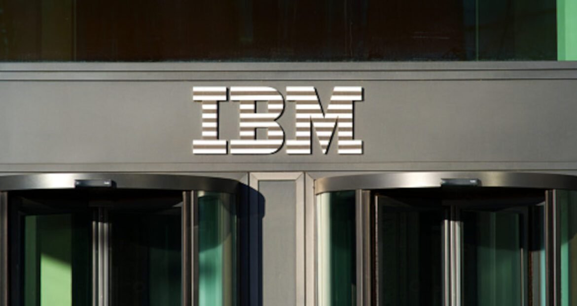 IBM registra lucro líquido de US$ 1,22 bilhão no primeiro trimestre fiscal.