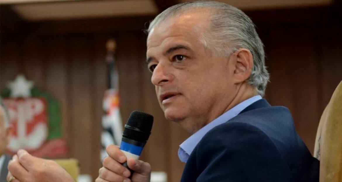 Márcio França abandona ministério de Lula para concorrer em São Paulo