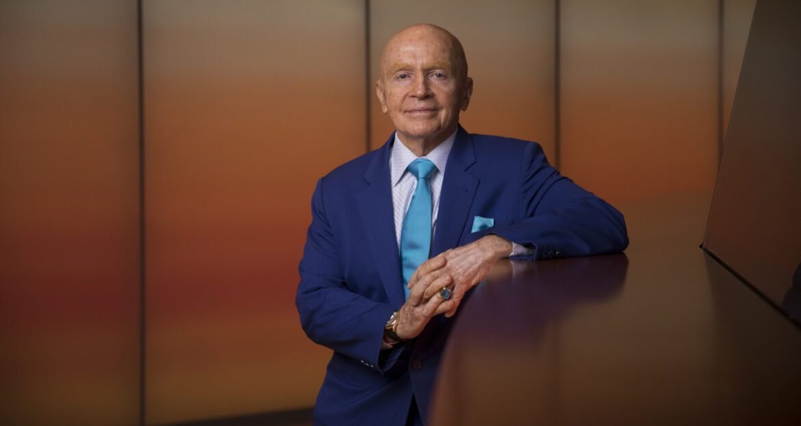 Mark Mobius, o "pai dos mercados emergentes", falece aos 89 anos.