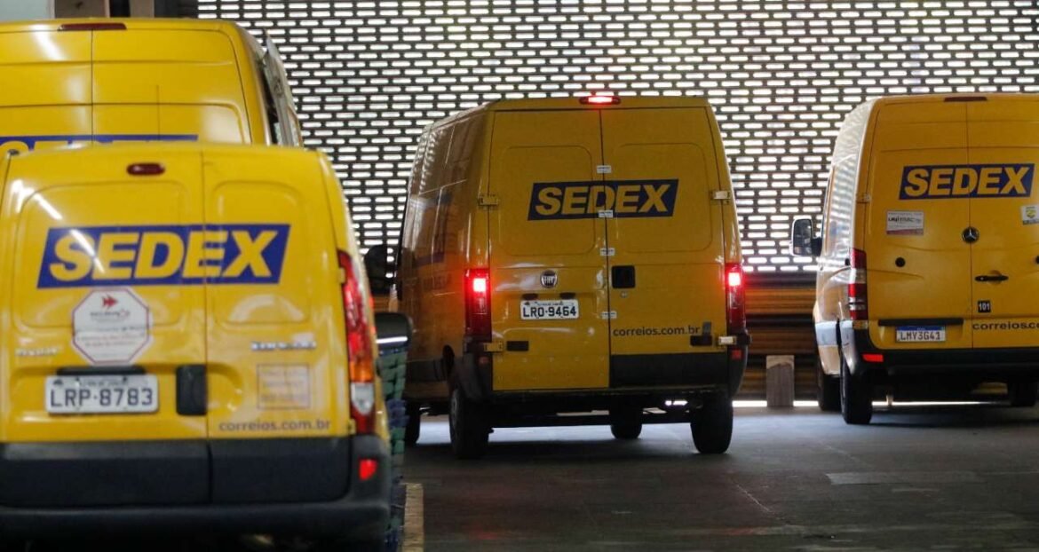 O que funciona e o que não funciona no Dia do Trabalhador? Veja a agenda da B3, bancos, Pix, Correios e outros serviços no feriado.