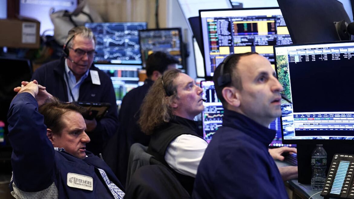 Pesquisa com investidores revela o maior pessimismo em 11 meses: a hora de comprar é agora.