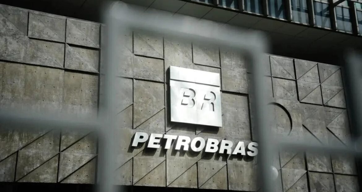 Petrobras (PETR4) autoriza investimentos em fertilizantes no Mato Grosso do Sul e em petróleo e gás no Nordeste.