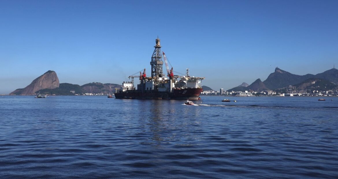 Petrobras registra a maior valorização desde 1999 e lidera ranking de ações em alta no trimestre.