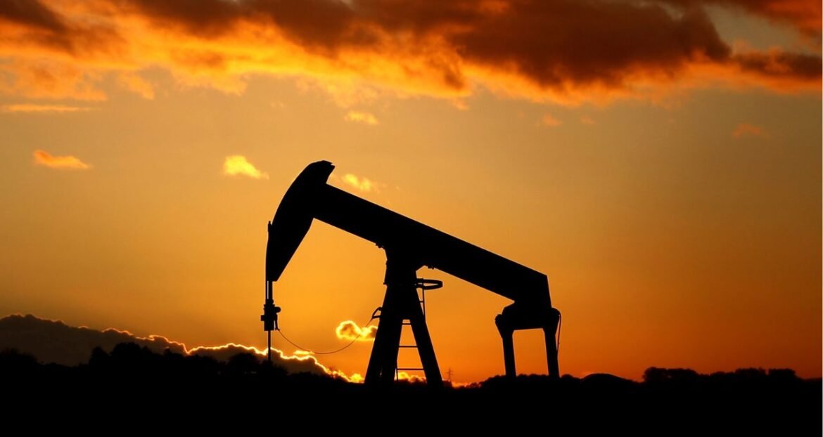 Petróleo despenca mais de 9% com a reabertura do Estreito de Ormuz