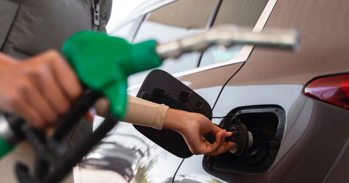 Preços do diesel e da gasolina caem, enquanto botijão de gás sobe pela quinta semana consecutiva.