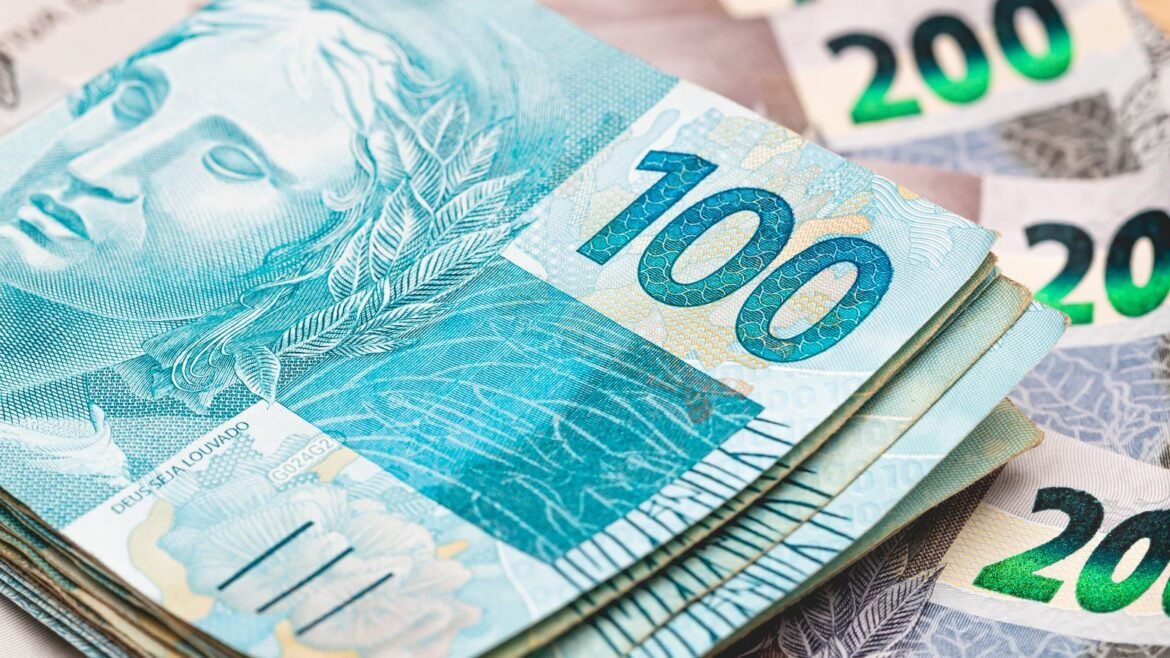 Qual é o rendimento de R$ 10 mil na renda fixa após a redução das taxas de juros?