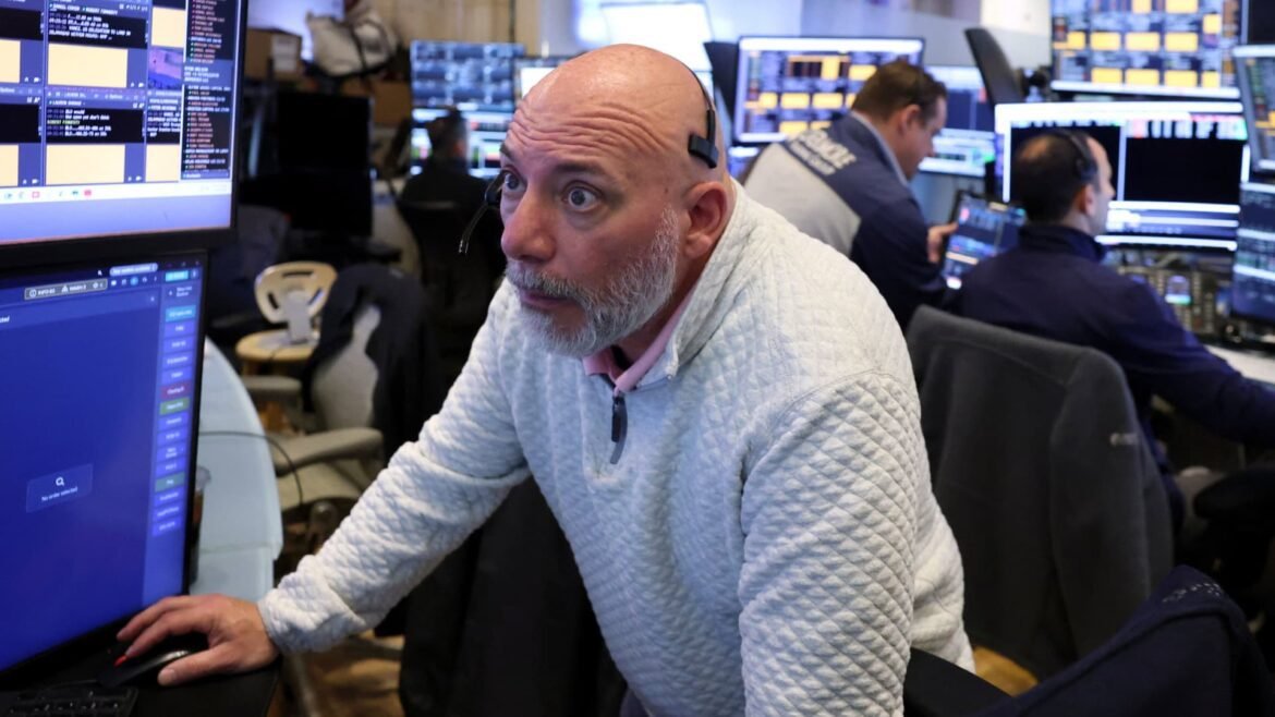 S&P 500 caminha para o melhor mês desde 2020 — além disso, resultados da Apple à vista