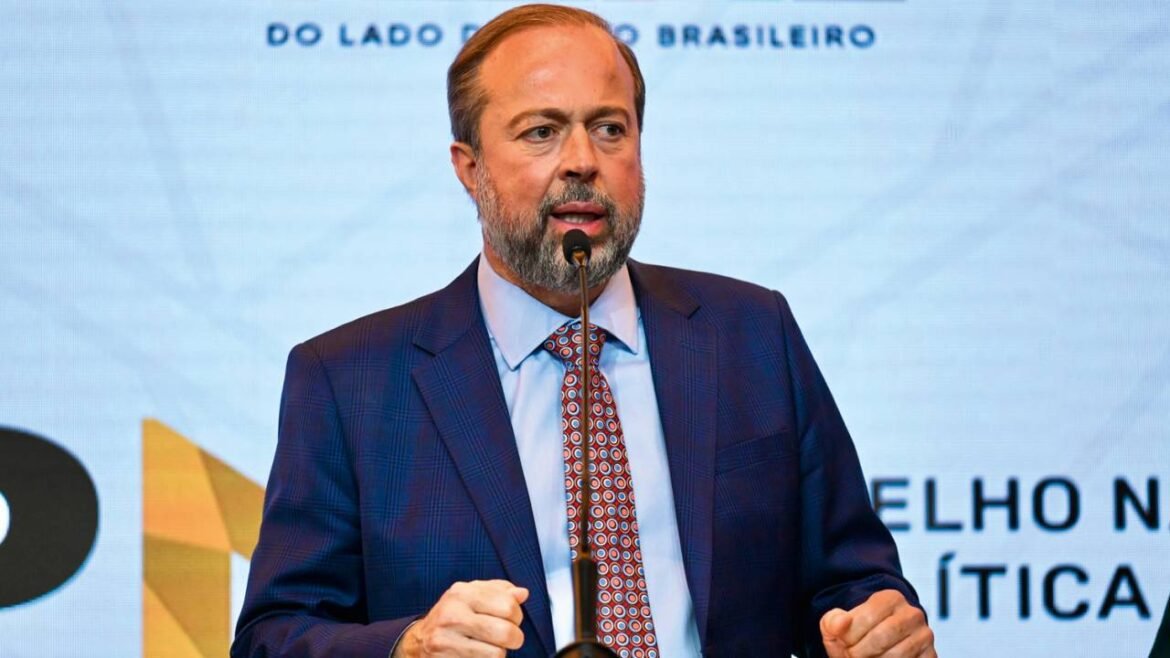 Silveira exige que a Axia implemente a reestruturação do setor nuclear no Brasil