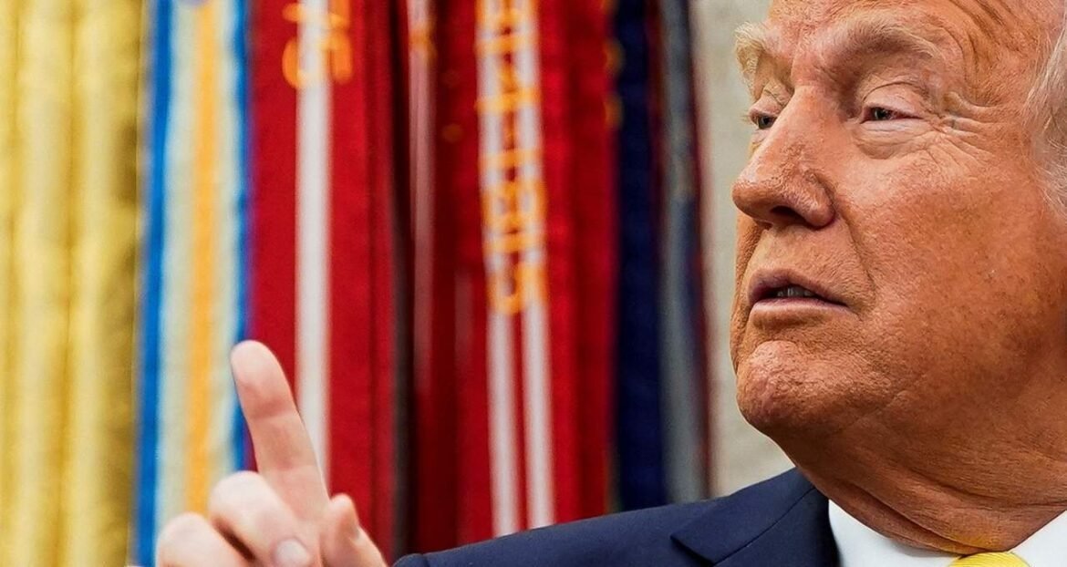 Wall Street despenca após novo alerta de Trump ao Irã e queda nas expectativas de cessar-fogo.