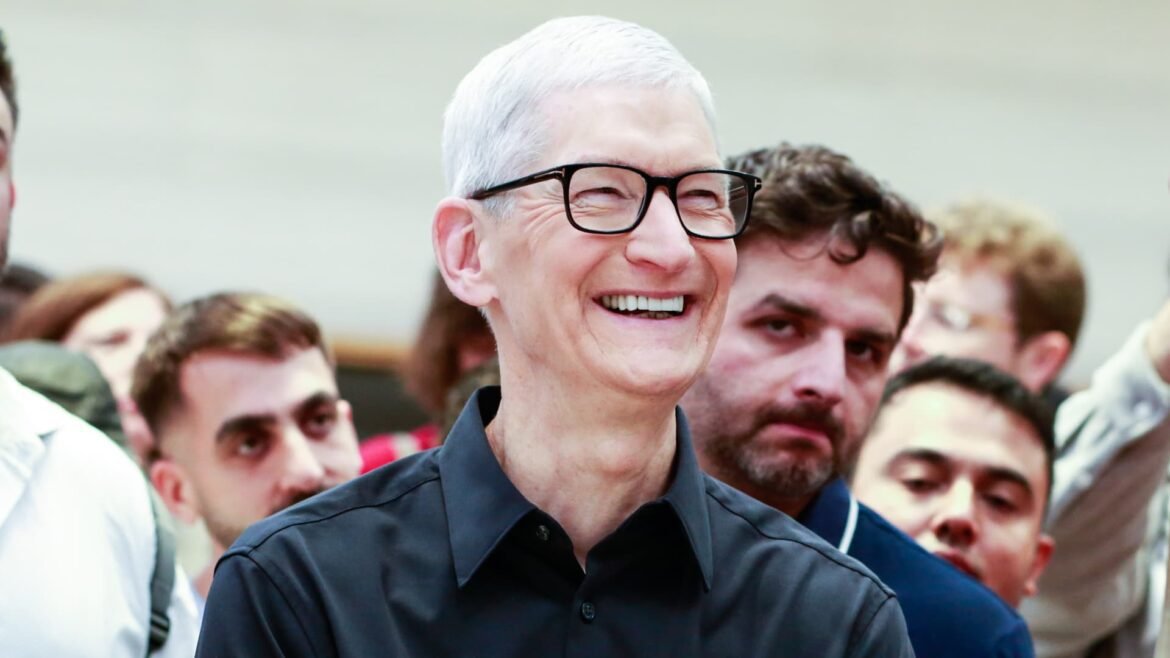 Apple alcança um trimestre quase perfeito, com mudanças na direção e atualização em IA a caminho.