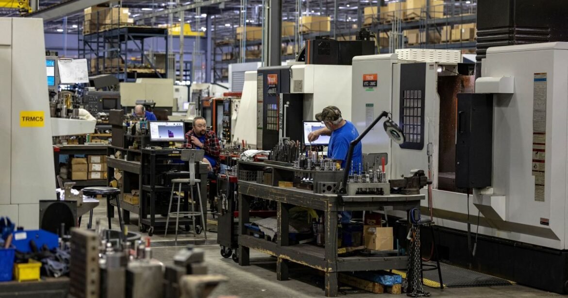 Atividade Industrial dos EUA Atinge Maior Nível em Quatro Anos, Revela PMI