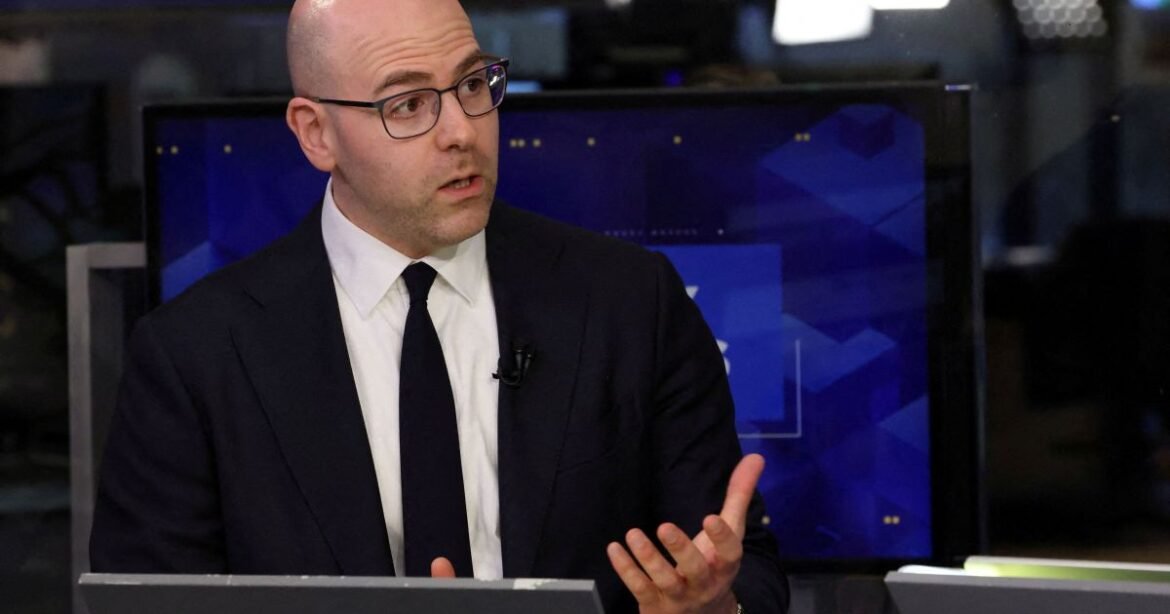 Cortar juros agora é o caminho certo, afirma líder do Fed