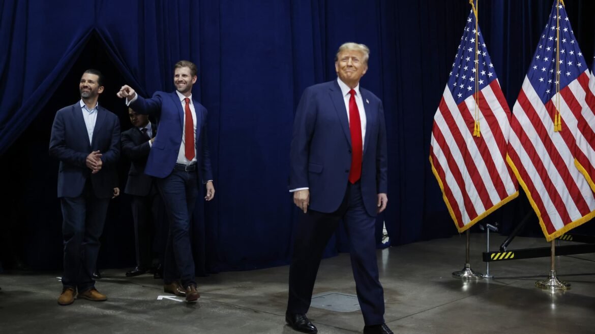 Declarações de Imposto de Trump recebem proteção do IRS em acordo de fundo.