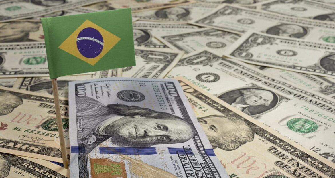 Dólar recua para R$ 4,98 após instabilidade do 'Flávio Day'