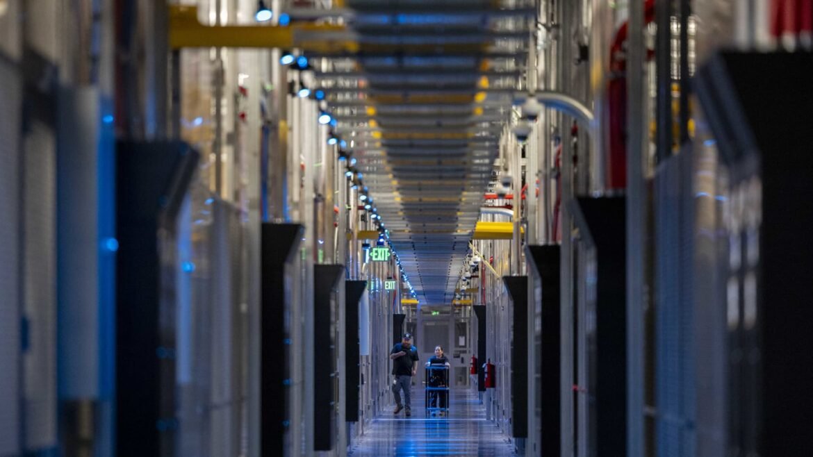 Estamos elevando nossa meta de preço para a Corning após o acordo com a Nvidia e as novas metas financeiras.