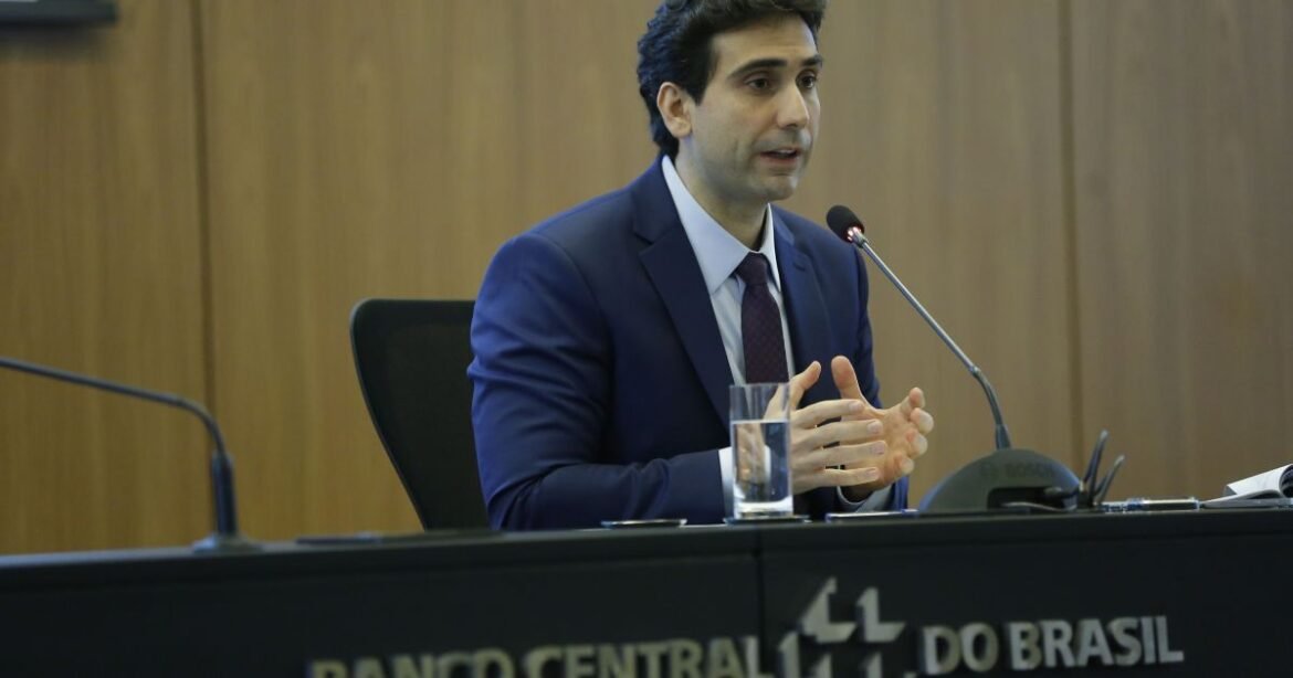 Galípolo: Impacto da escalada bélica exige maior vigilância do Banco Central