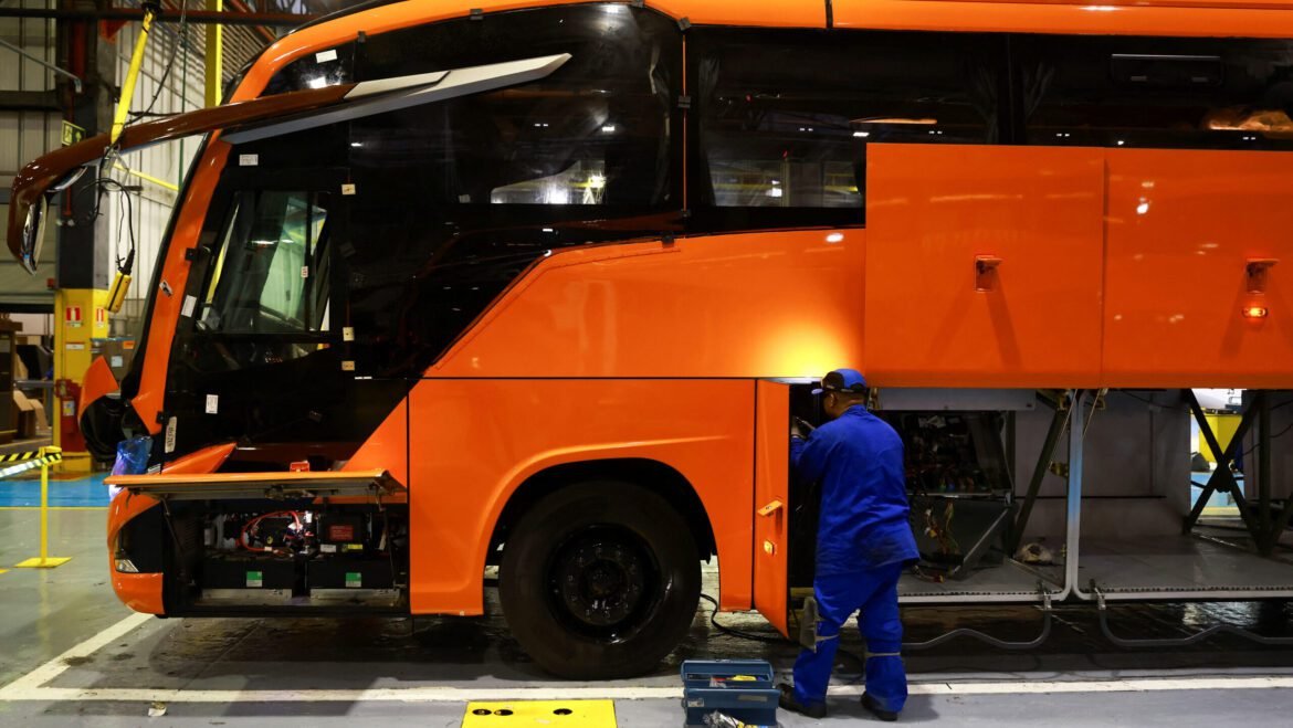 Governo libera R$ 21,2 bilhões em financiamentos para caminhões e ônibus através do Tesouro e BNDES