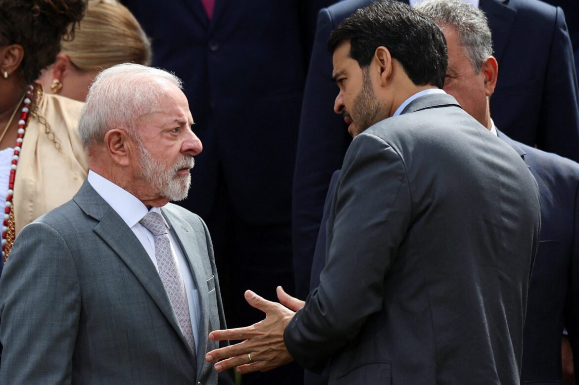 Lula promete reenviar ao Senado a indicação de Jorge Messias para o STF.