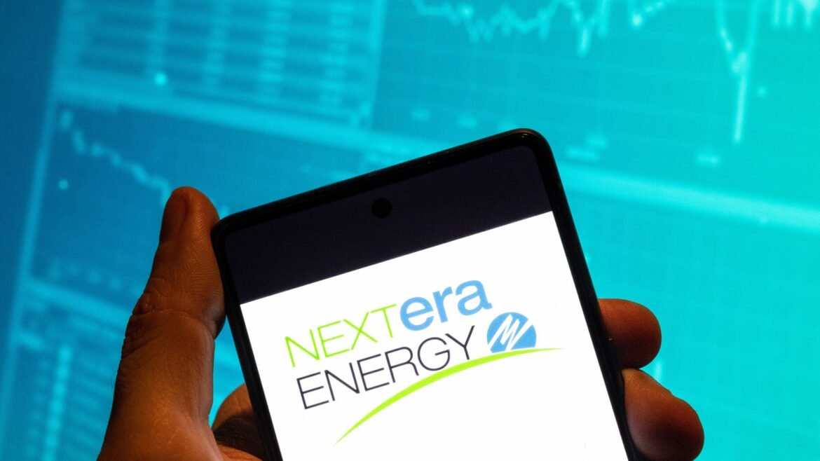 NextEra Energy (NEE) adquire Dominion Energy (D)