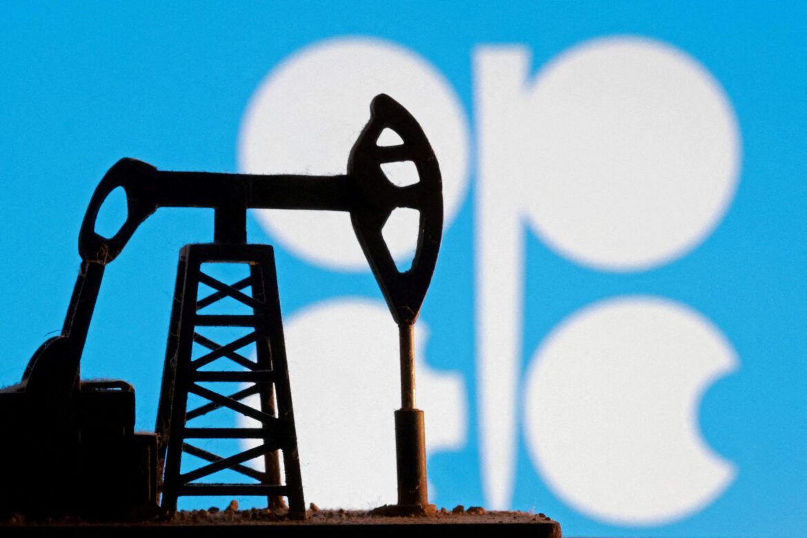 Opep+ pode aumentar a produção de petróleo mesmo com o fechamento do Estreito de Ormuz.