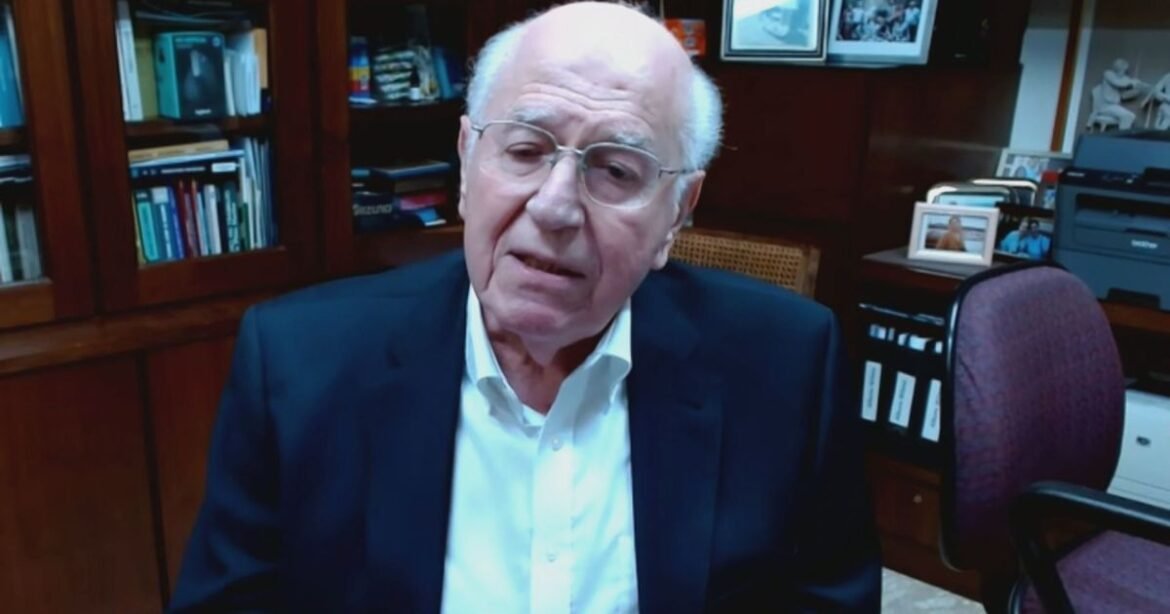 Professor afirma que PEC da 6X1 prioriza a legislação em detrimento da negociação