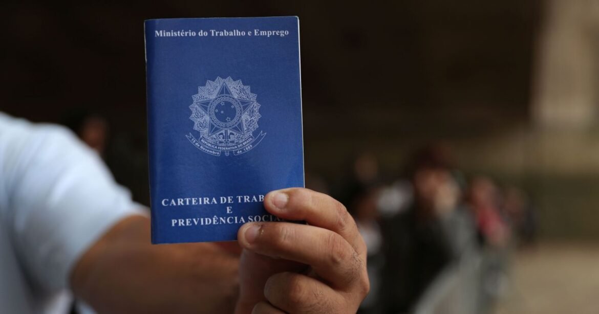 Redução da Jornada para 42 Horas: Nova Proposta Inclui Duas Folgas Semanais