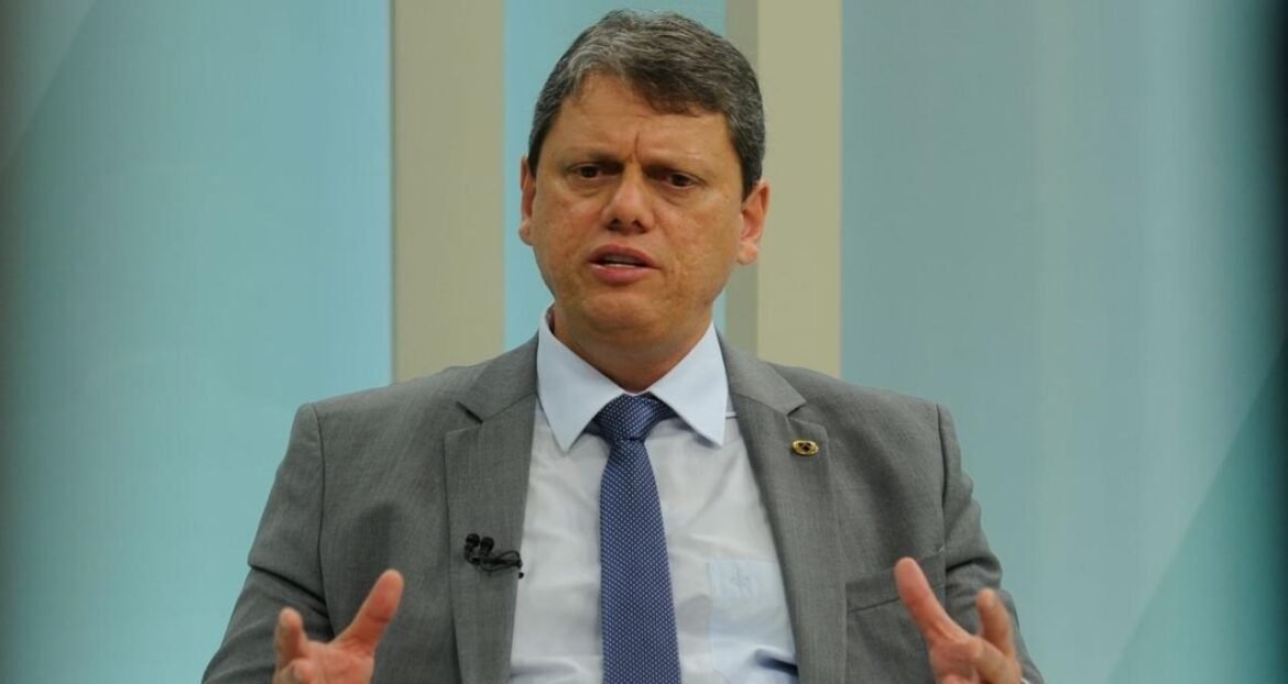 Rejeição de Messias evidencia a vulnerabilidade do governo e a perda de força de Lula, afirma Tarcísio.