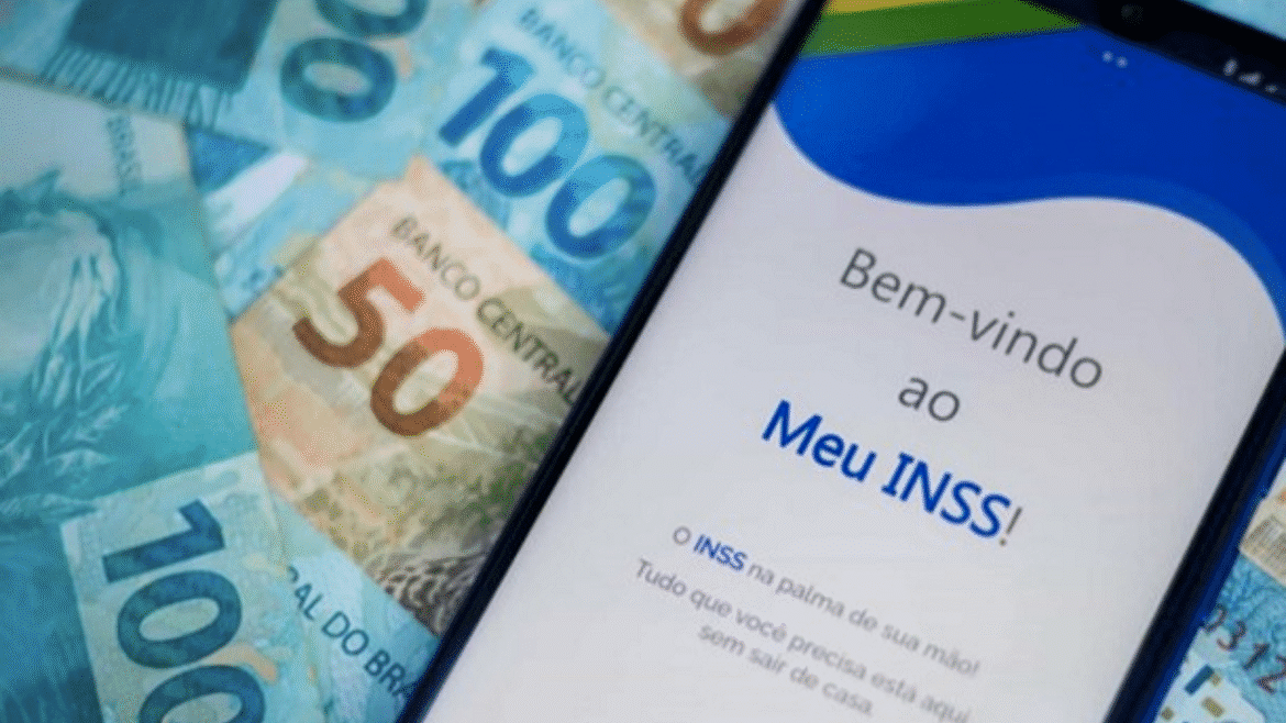 Segunda parcela do 13º salário antecipado do INSS começa a ser paga; veja as datas.