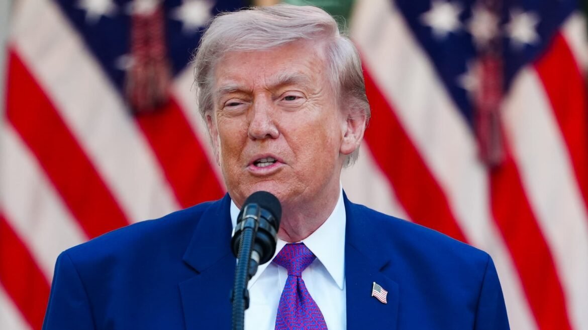 Trump apostou forte em ações de tecnologia no início de 2026, mostram os registros.