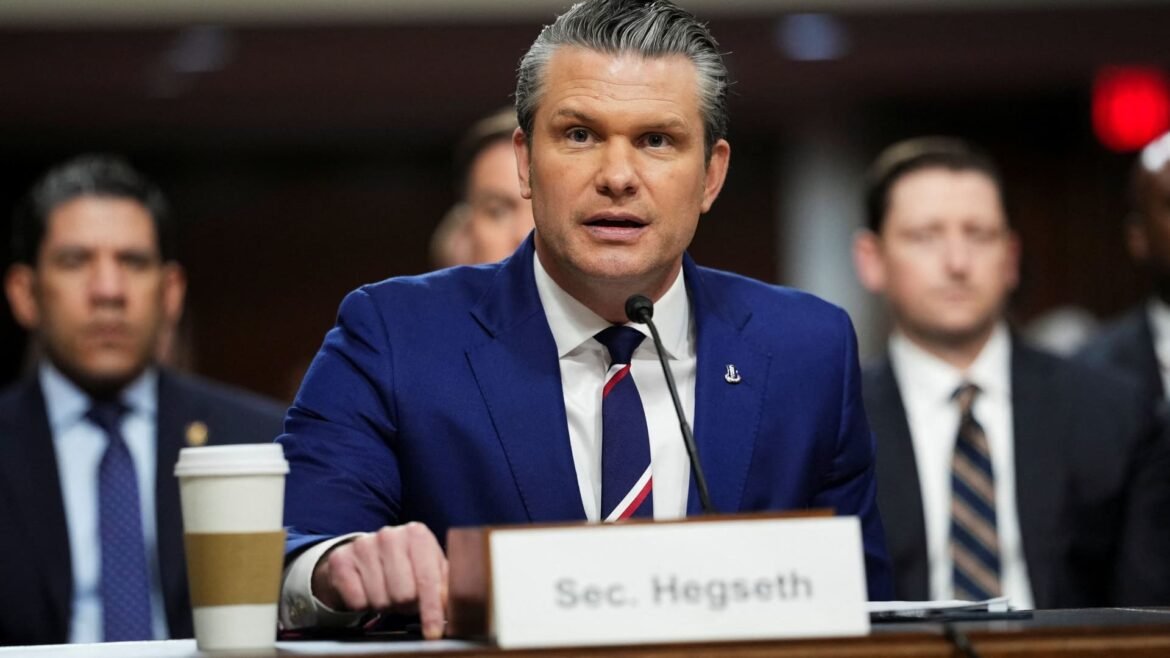 Trump não precisa do Congresso para retomar ataques ao Irã, afirma Hegseth.