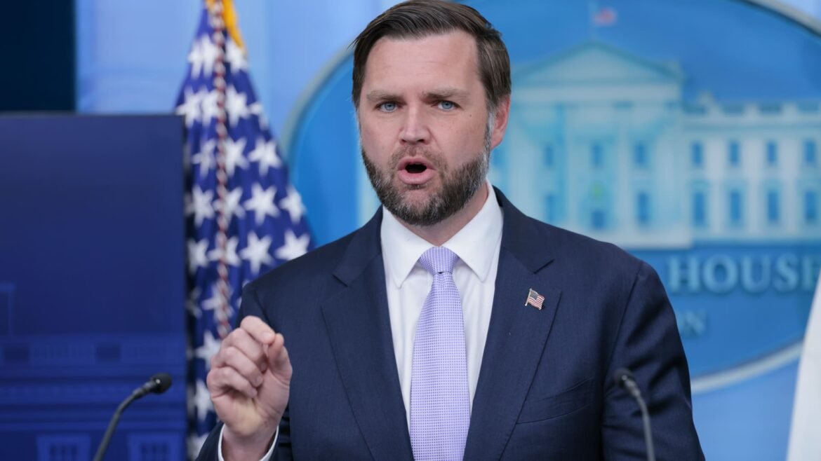 Vance defende a intensa negociação de ações de Trump: 'Pelo amor de Deus'