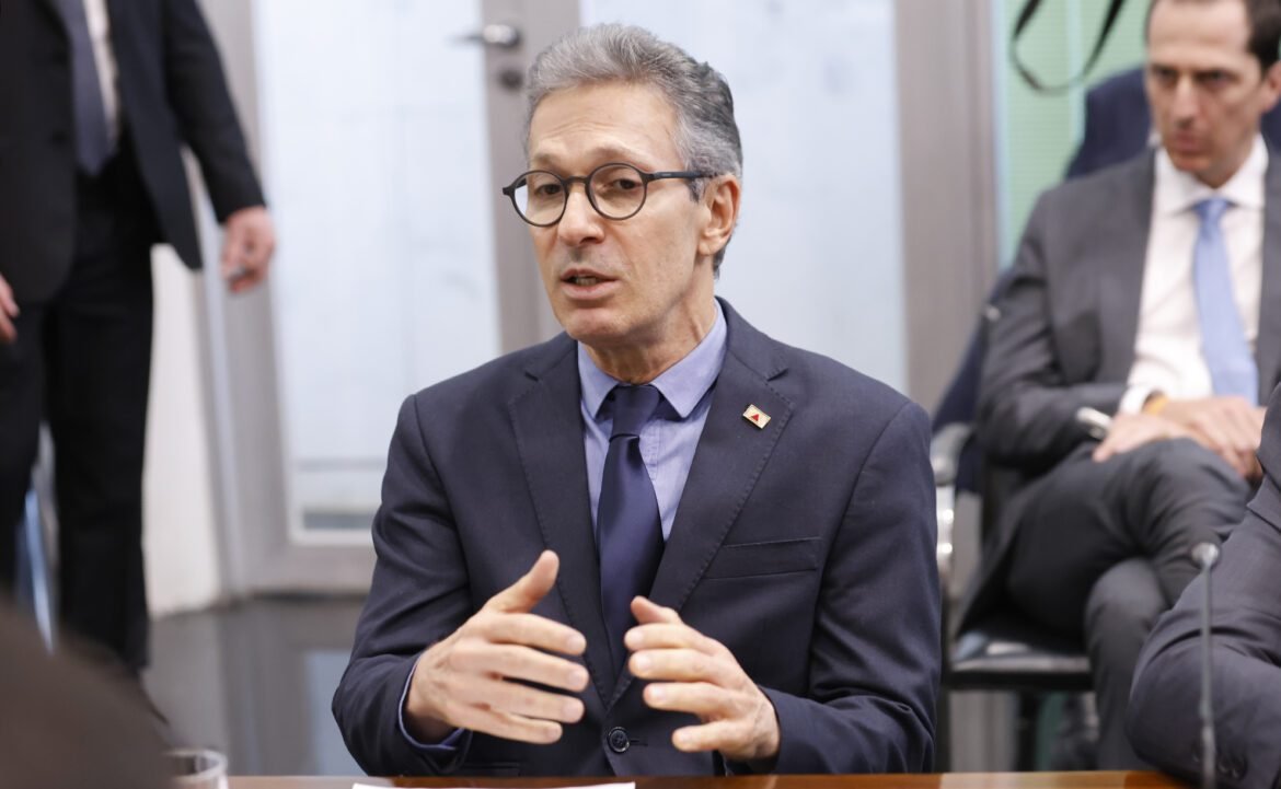 Zema considera aliança com Caiado para promover outro candidato da direita já no 1º turno.