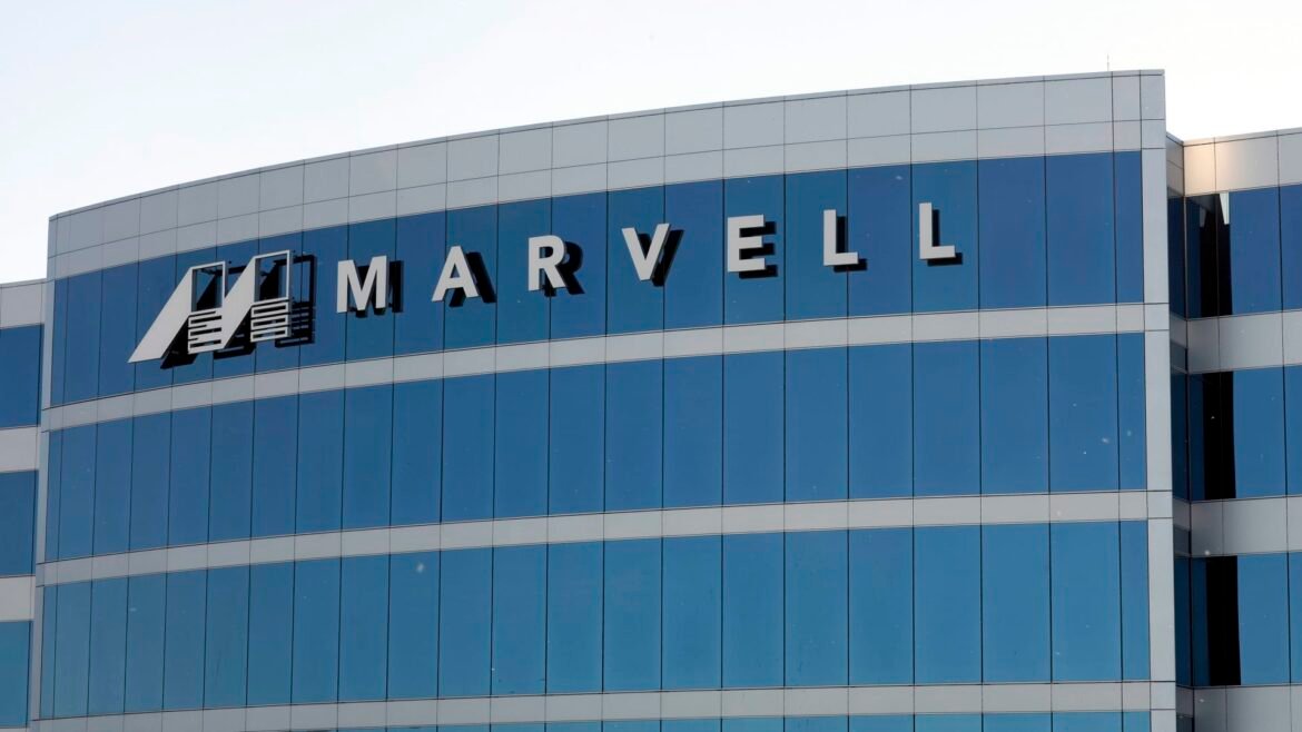 Ações com as maiores variações no pré-mercado: BX, MRVL, PANW